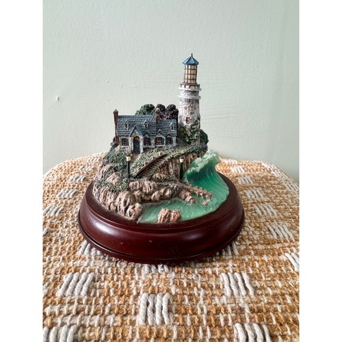 Hawthorne Village "Sea of Tranquility" lighthouse figurine 2000 - 第 1/5 張圖片