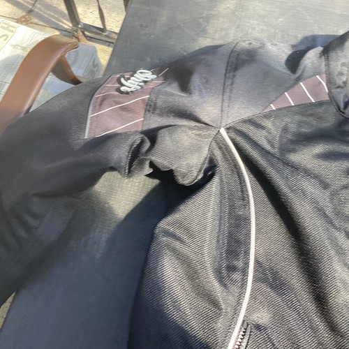 SHIFT schwarze Motorradjacke Damen Medium Schulter Ellenbogenschützer - Bild 8 von 15