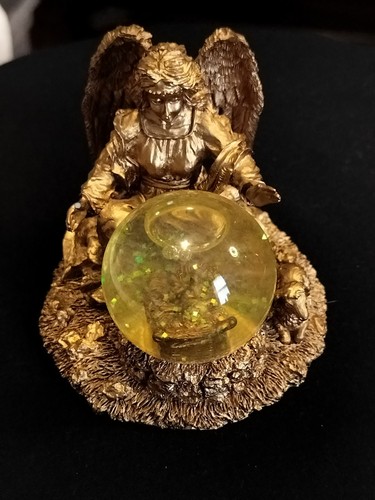 Vintage Angel Baby Jesus in Manger Golden Small Snow Globe - Picture 2 of 8