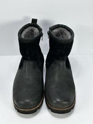 UGG Australia Men display picture 2