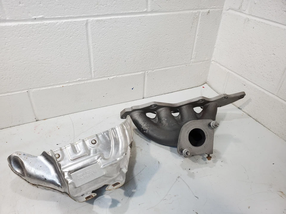 Ford Fusion 2010-2012 colector de escape y protector térmico 2,5 L Vin A OEM Foto 2 de 4