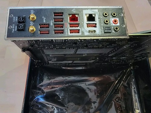 AMD Ryzen Threadripper 3970X CPU + MSI Creator TRX40 Motherboard Combo - Photo 5/7