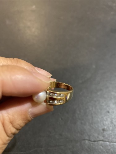 Vintage 14K Yellow Gold Pearl Ring With Diamonds Size: 5 - Picture 10 of 11