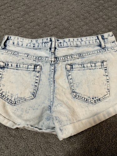 Forever 21 SZ 28 Bleach Wash Distressed Cuffed Shorts - Picture 5 of 5
