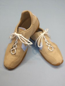 tan suede converse