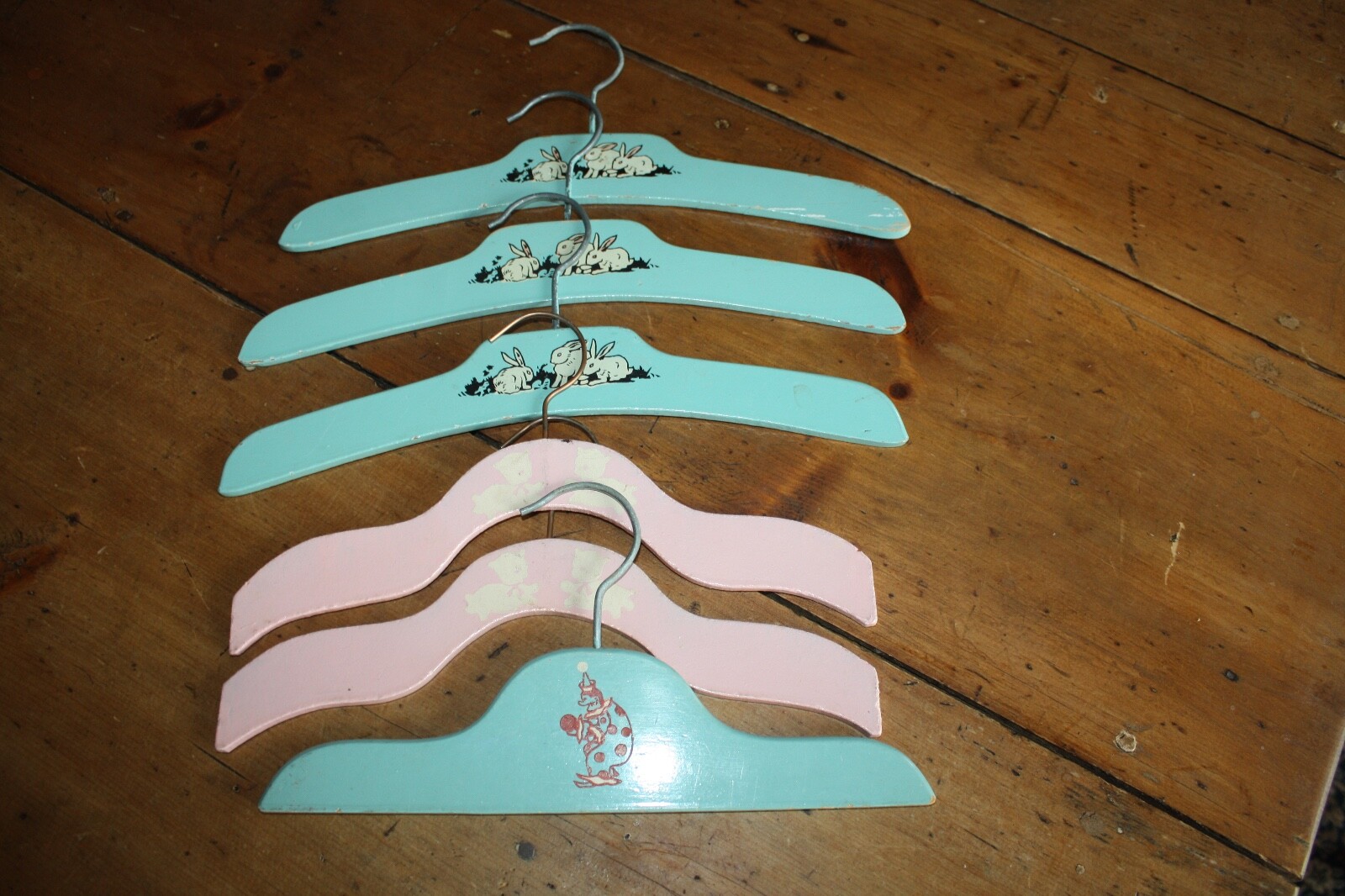 Vintage Baby/Child Wood Clothes Hangers Gem