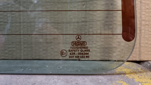 Scheibe Heckklappe MERCEDES W460 W461 W463 G Klasse Original - Bild 2 von 3