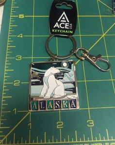 New-Metal-Alaska-Keychain-Polar-Bear-in-ice-scene-key-ring-with-metal-clip