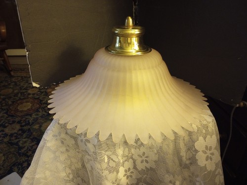 Vintage Art Deco Flower Petal Design Bedroom Ceiling Fixture Pale Pink Brass Cap - Picture 2 of 6