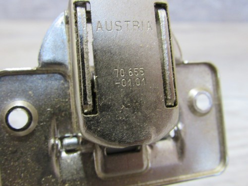 Lotto di 2 Cerniere Armadio Blum 70.655-01.01 con Piastra Base di Montaggio #HN-14 - Foto 8 di 12