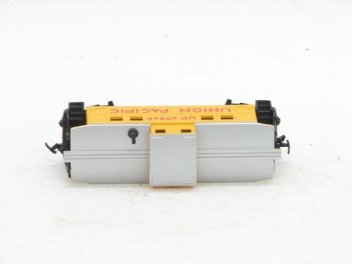 Life Like HO Scale Union Pacific 49940 Caboose with Box LN - Picture 5 of 7