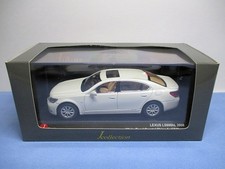 Kyosho J-Colle 1/43 Lexus LS600hL White Pearl Crystal Shine Model Car