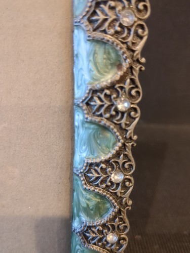 VINTAGE WHITE METAL & GREEN ENAMEL TYPE CHASED & JEWELED GLAZED PHOTO FRAME - Picture 2 of 4