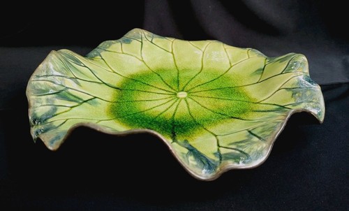 Global Views 11" Green Lily Pad Plate Ceramic Glazed Ruffled Footed Wall-Hanging