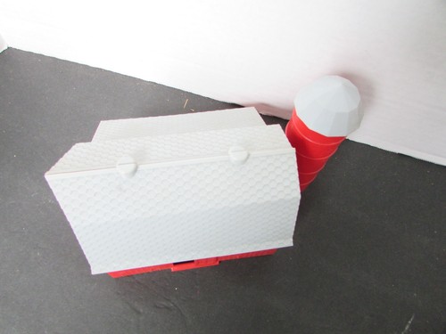 Vtg Bachmann Plasticville Red Barn Grey Roof O Scale Missing red vent Caps PR - Picture 3 of 5