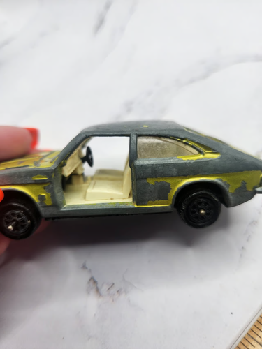 Vintage Corgi Toys Morris Marina 1.8 Coupe "Whizzwheels" series - Picture 7 of 8