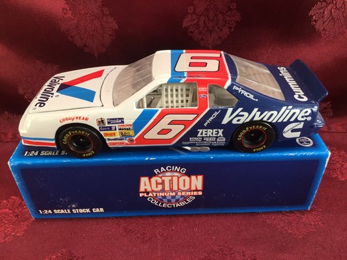 MARK MARTIN #6 Ford Valvoline 1995 1/24 HO Car & 1/64 HO Car Diecast SET - Picture 2 of 10