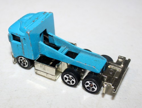 Hot Wheels Blue Semi Cab, No Bed Or Trailer, 1991, China (012-7) - Picture 3 of 4