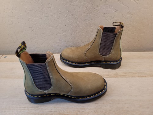 Dr. Martens Doc's 2976 Olive Green Leather Chelsea Boots Womens Size 6  NEW - Picture 4 of 10
