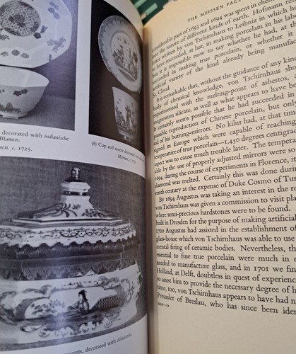 18th Century German Porcelain HC Book by George Savage VG - Picture 7 of 9