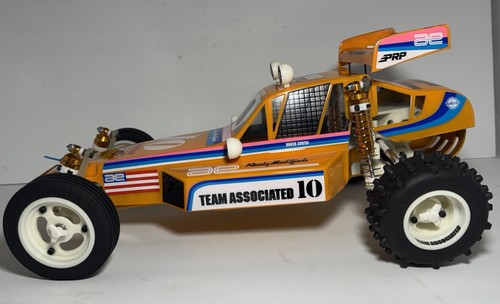 TEAM ASSOCIATED RC10 40TH ANNIVERSARY WITH EXTRAS 000000 MILES - Picture 4 of 12
