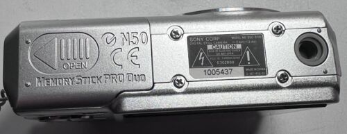 Sony Cyber-shot DSC-S700 7.2MP Digital Camera - Silver -Parts/Repair - Picture 5 of 6