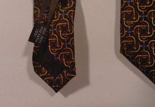Vintage Burberrys USA MADE Black Gold Geometric Oval Circle Dot Silk Tie 56L 4W - Picture 4 of 5