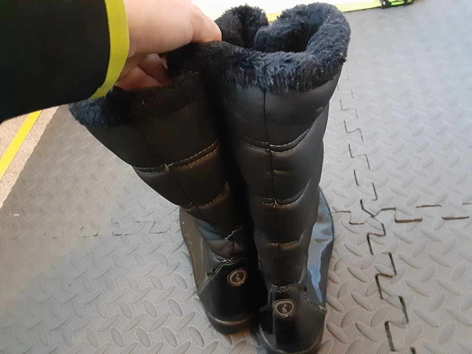 Sporto Lana Boots Women's Size 11 Black Fur Lined Winter Laced Tall Snow #S191 - Image 4 of 4