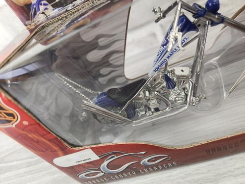 NHL Toronto Maple Leafs 1:18 Scale Diecast OCC Chopper / Motorcycle - Picture 4 of 12