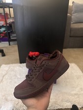 BRAND NEW Nike SB Dunk Low Premium City of Love Burgundy Crush Size 10.5