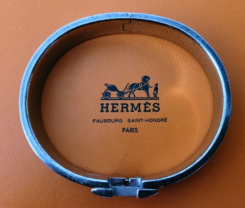 AUTÉNTICA CAJA DE BRAZALETE HERMES CLIC CLAC USADA NEGRA Y PLATEADA - Imagen 8 de 12