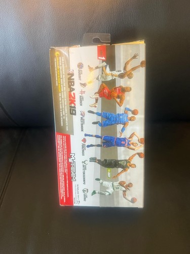 FIGURA KYRIE IRVING McFARLANE NBA 2K19 BOSTON CELTICS - Imagen 4 de 6