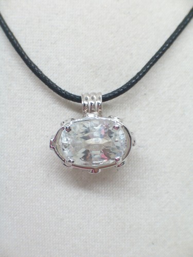 Ciondolo in Oro Bianco 18 Kt (750) con ZAFFIRO BIANCO naturale - pendente - - Picture 1 of 8