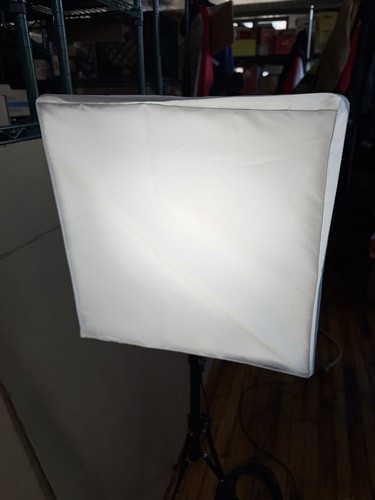 Dedolight DLH4 Light with DT12-4 Power Supply, DSBSXS Soft Box and Speedring - Picture 12 of 16