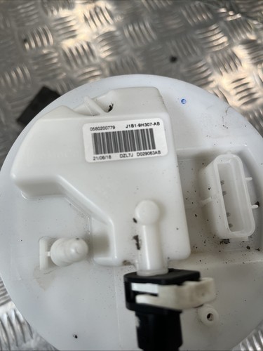 Ford Fiesta St MK8 Fuel Tank Sender Unit J1B1-9H307-AB - Picture 3 of 11