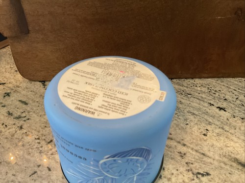 NEW BATH & BODY WORKS ICED COCONUT MILK SCENTED CANDLE LARGE 3 WICK 14.5OZ BLUE - Picture 3 of 3