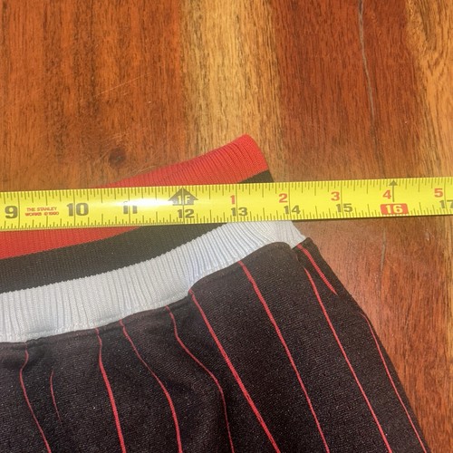 Pantalones Cortos Chicago Bulls Mitchell Ness Rayas NBA Madera Dura Clásicos Swingman Medianos - Imagen 5 de 6