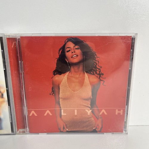 Aaliyah 2 CD Lot Self-Titled And Age Ain’t Nothing But A Number - Foto 2 di 14