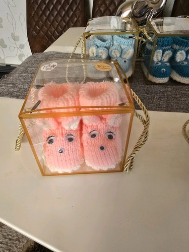 Baby Erstlings - Söckchen in Geschenkbox für 0 - 6 Monate Jungen oder Mädchen - Bild 3 von 6