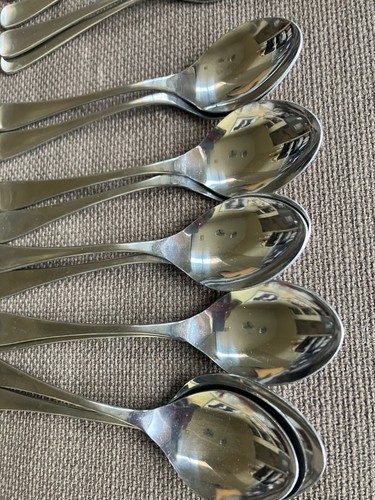 68 pieces Towle Supreme Cutlery ERIK Stainless Flatware service for 9++ - Picture 2 of 19