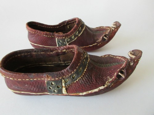 Antique Childs Shoes Red Leather Curl Toe Ethnic India Middle Eastern Punjabi - Picture 6 of 11