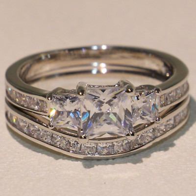925 Sterlingsilber 4 kt Prinzessin simulierter Diamant drei Steine Braut Ring...