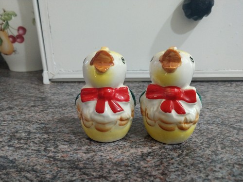Vintage Baby Chicks Salt & Pepper Shakers - Picture 1 of 4