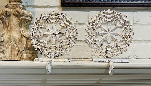 2 Snowflake Christmas Stocking Hangers Wood Metal Gold White Large Heavy Holders - 第 5/24 張圖片