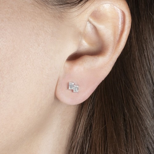 PENDIENTES DE TACHUELAS DE DIAMANTES CREADOS EN LABORATORIO DE CORTE ESMERALDA RACIMO MINIMALISTA DE ORO BLANCO - Imagen 2 de 2