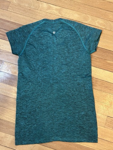 Lululemon Women’s 6 Blue Swiftly T-shirt U1 - Picture 1 of 5
