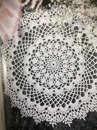 Magic Crochet # 100 February 1996 Patterns Magazine August 1995 Doilies - Picture 5 of 18