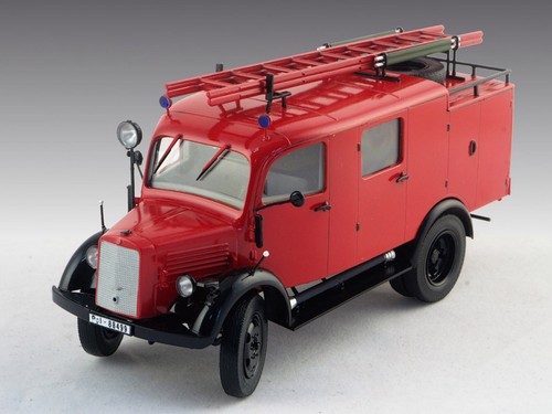ICM 35527 Modellino auto in plastica kit scala 1:35 L1500S LF 8 camion dei pompieri leggero tedesco - Foto 10 di 24