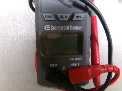 COMMERICAL ELECTRIC CM-2033R 600A DIGITAL CLAMP METER w/CASE & LEADS - Picture 3 of 9