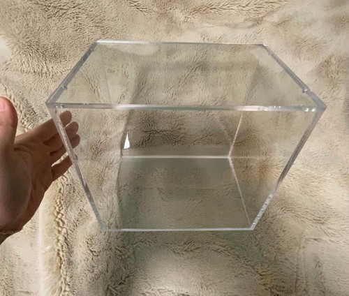 acrylic 6 Gallon Tank - Picture 2 of 4